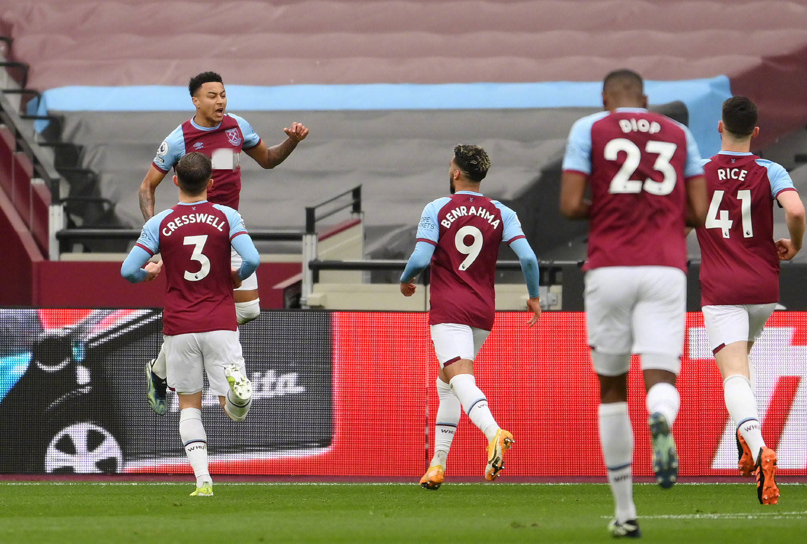 还是进攻组 还是进攻组